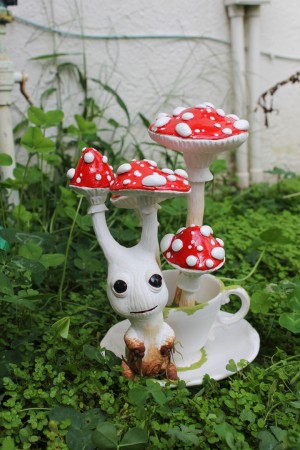 Amanita Sproutling by Lee's Menagerie